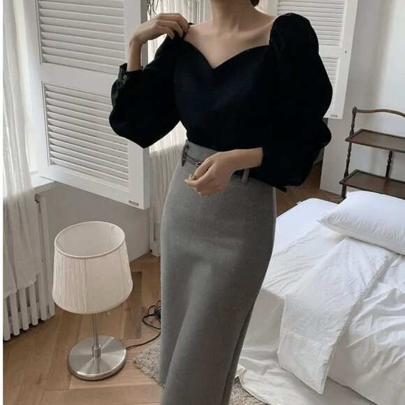 Chic Balloon Sleeve Top with sweetheart neckline - Picture 3 of 8